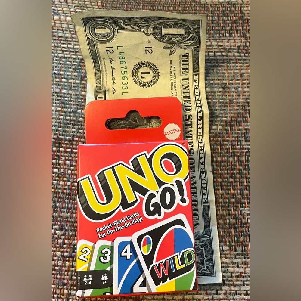 |NWT| Uno On The Go